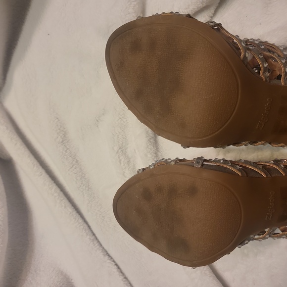 Heels - Picture 5 of 5